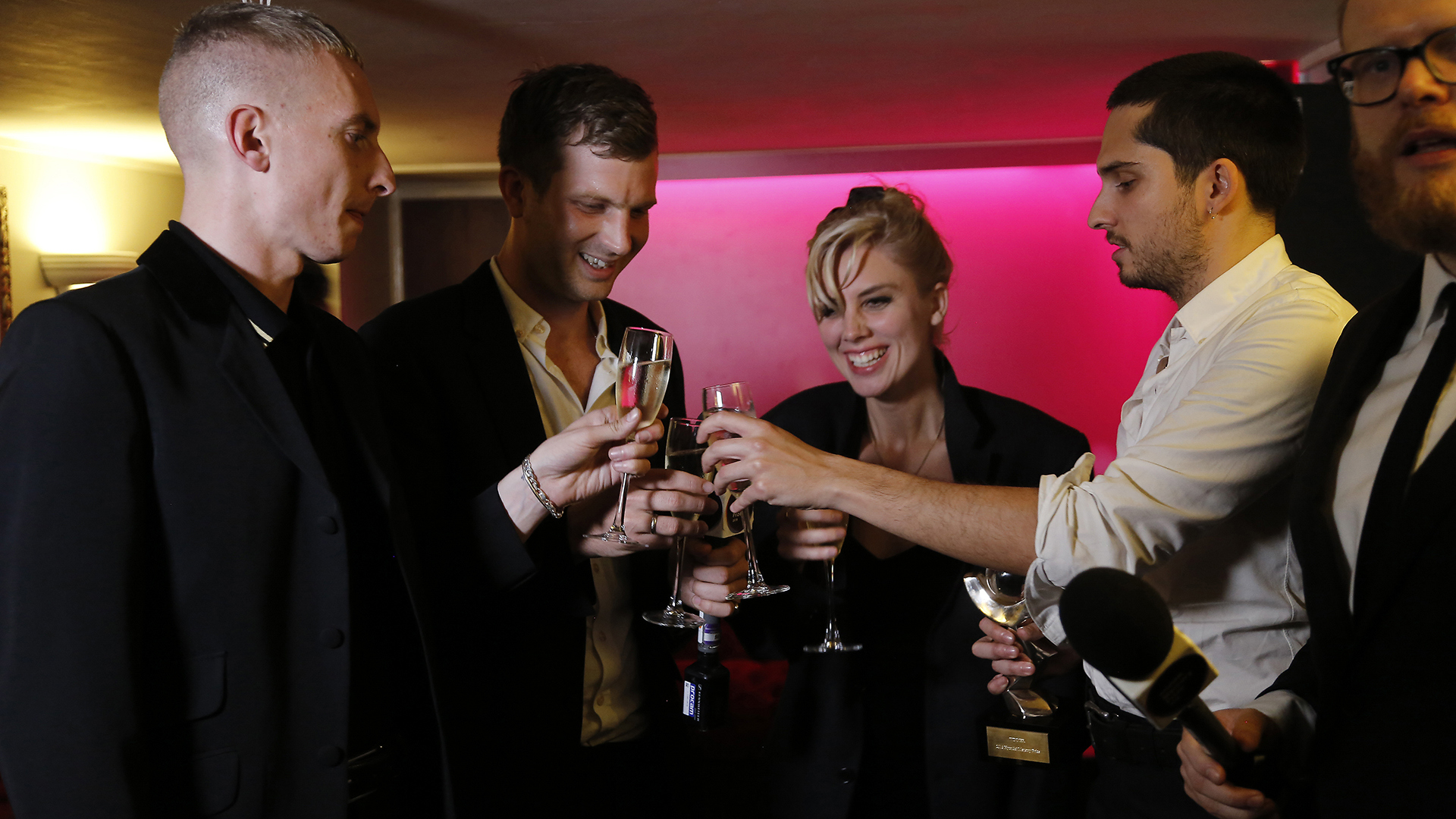 Cheers to Wolf Alice