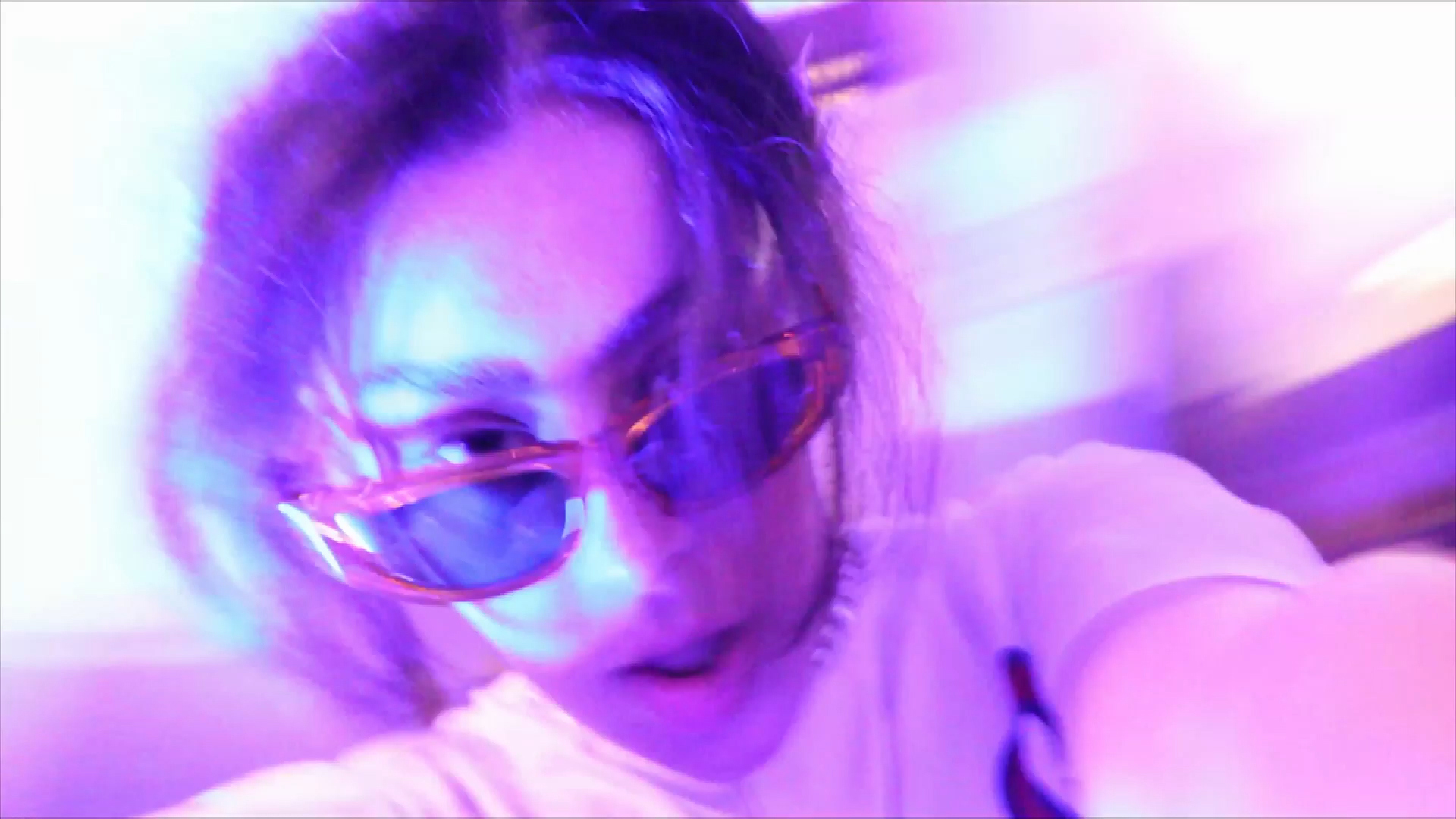 Charli XCX performing Visions (1)